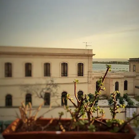 Mediterraneo سيراكوزا