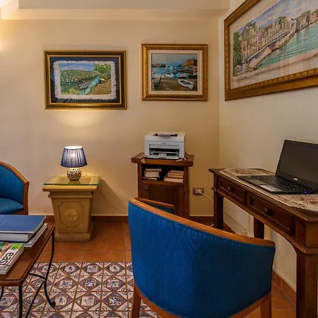 فندق Mediterraneo 3*