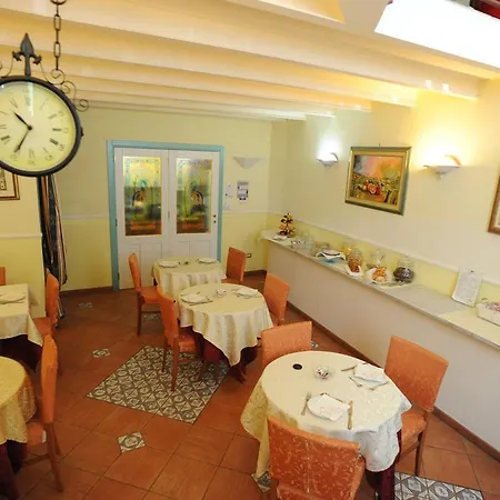 Mediterraneo فندق 3*