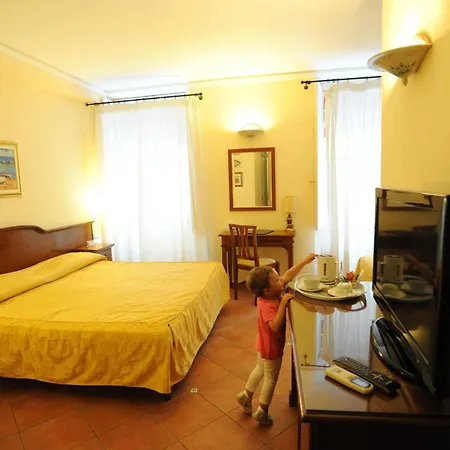 Mediterraneo 3* سيراكوزا